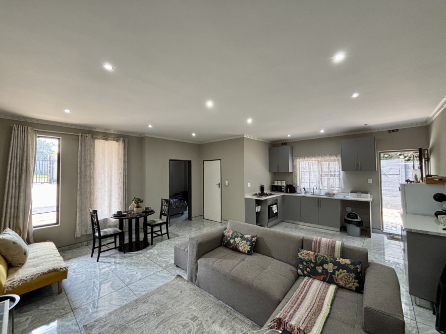 1 Bedroom Property for Sale in Blairgowrie Gauteng