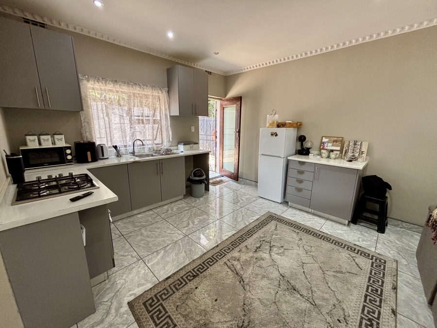 1 Bedroom Property for Sale in Blairgowrie Gauteng