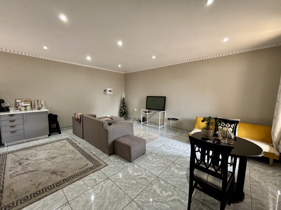 1 Bedroom Property for Sale in Blairgowrie Gauteng