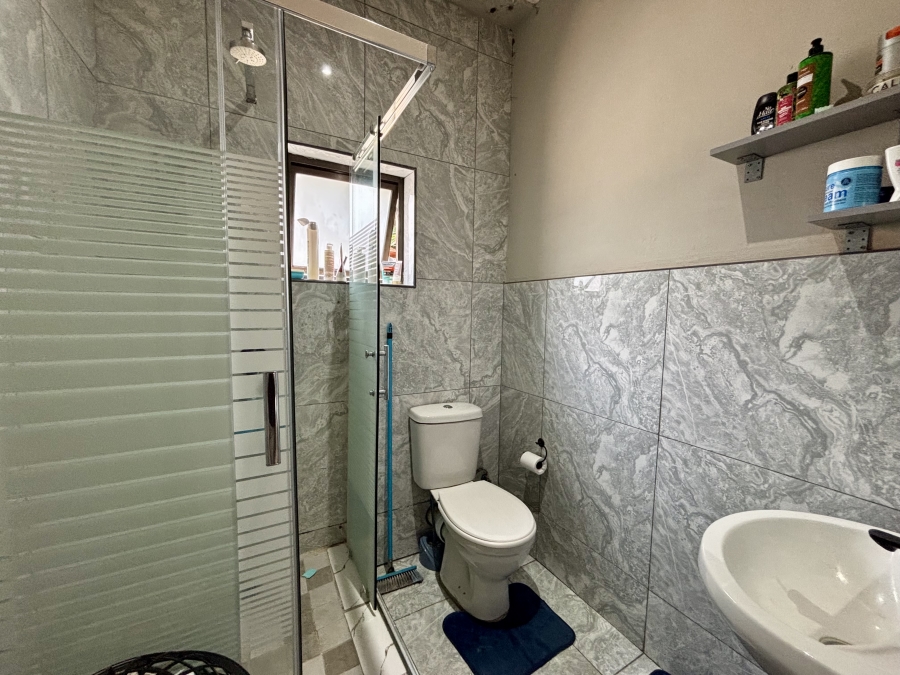 1 Bedroom Property for Sale in Blairgowrie Gauteng