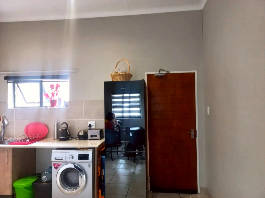 2 Bedroom Property for Sale in Whiteridge Gauteng