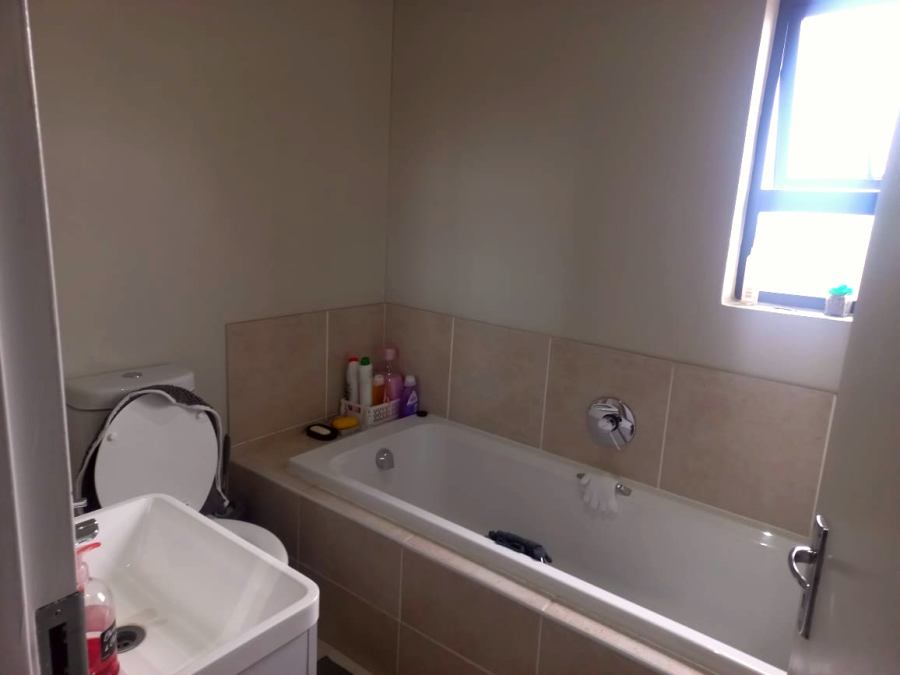 2 Bedroom Property for Sale in Whiteridge Gauteng