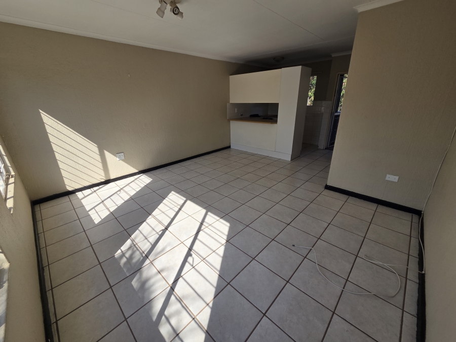 2 Bedroom Property for Sale in Radiokop Gauteng