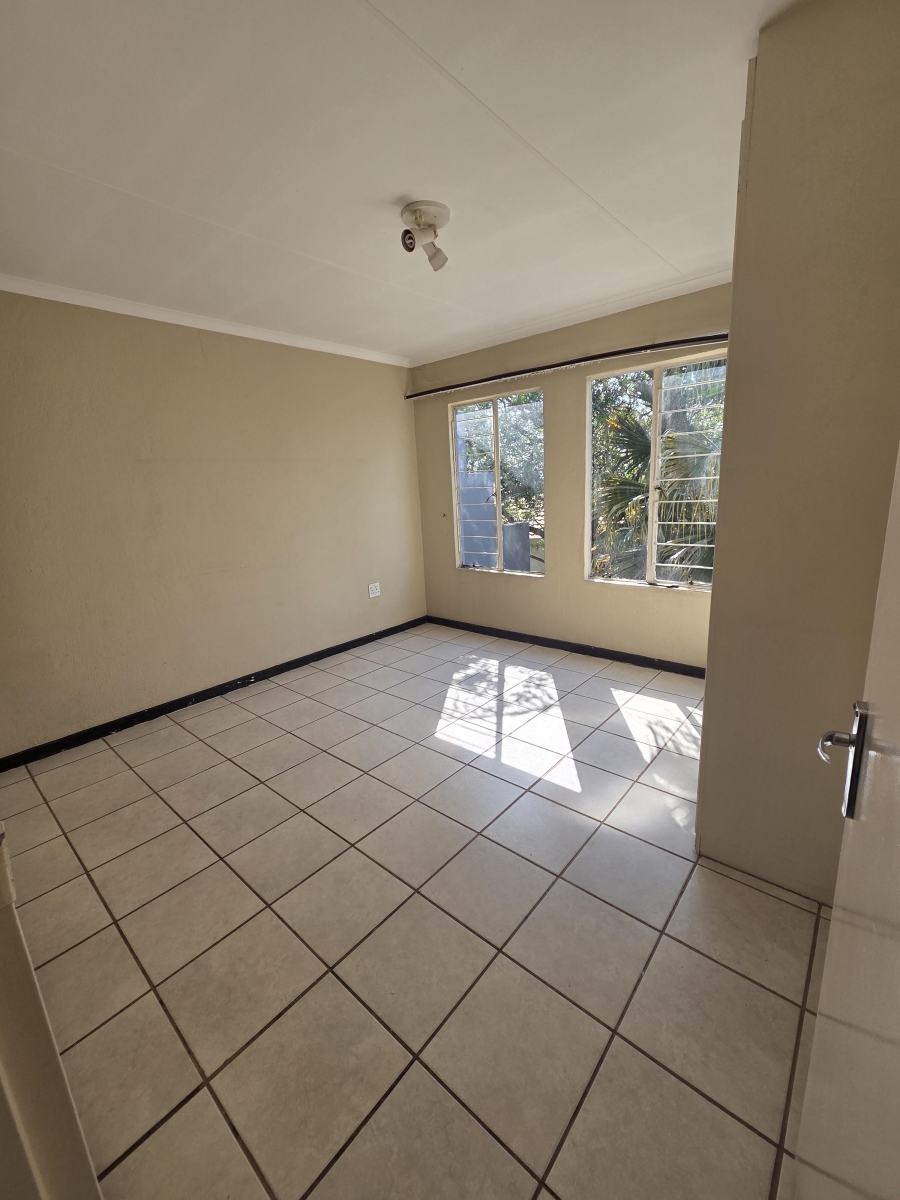 2 Bedroom Property for Sale in Radiokop Gauteng