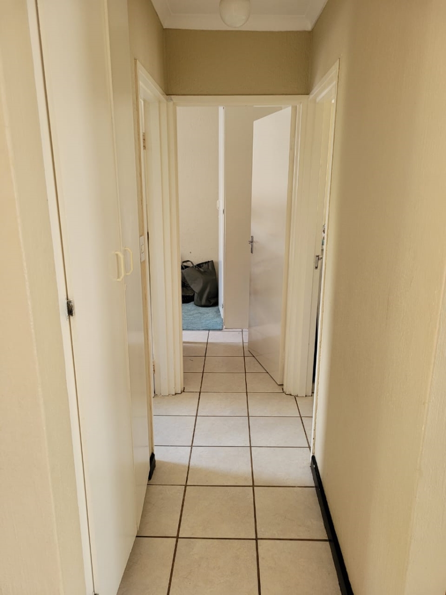 2 Bedroom Property for Sale in Radiokop Gauteng