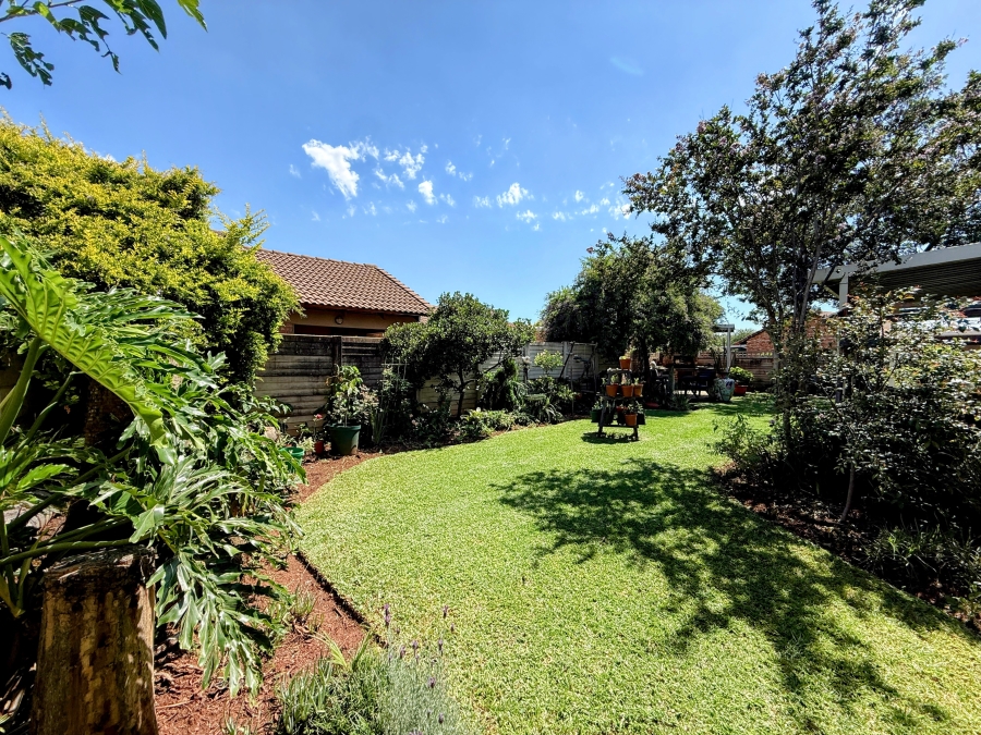 2 Bedroom Property for Sale in Doornpoort Gauteng