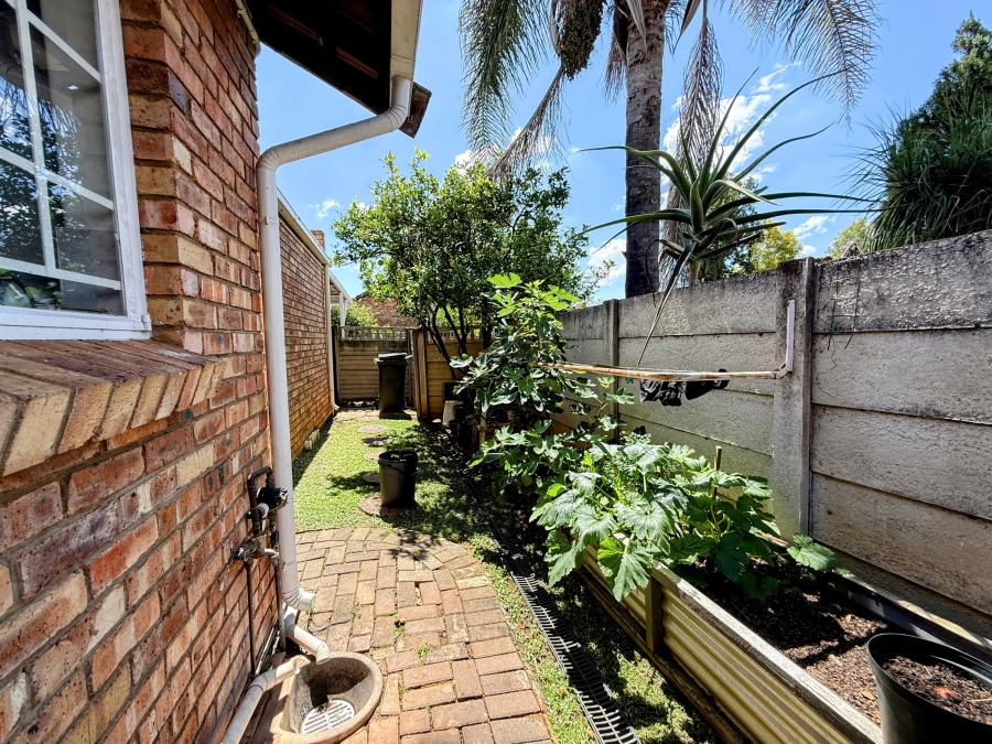 2 Bedroom Property for Sale in Doornpoort Gauteng