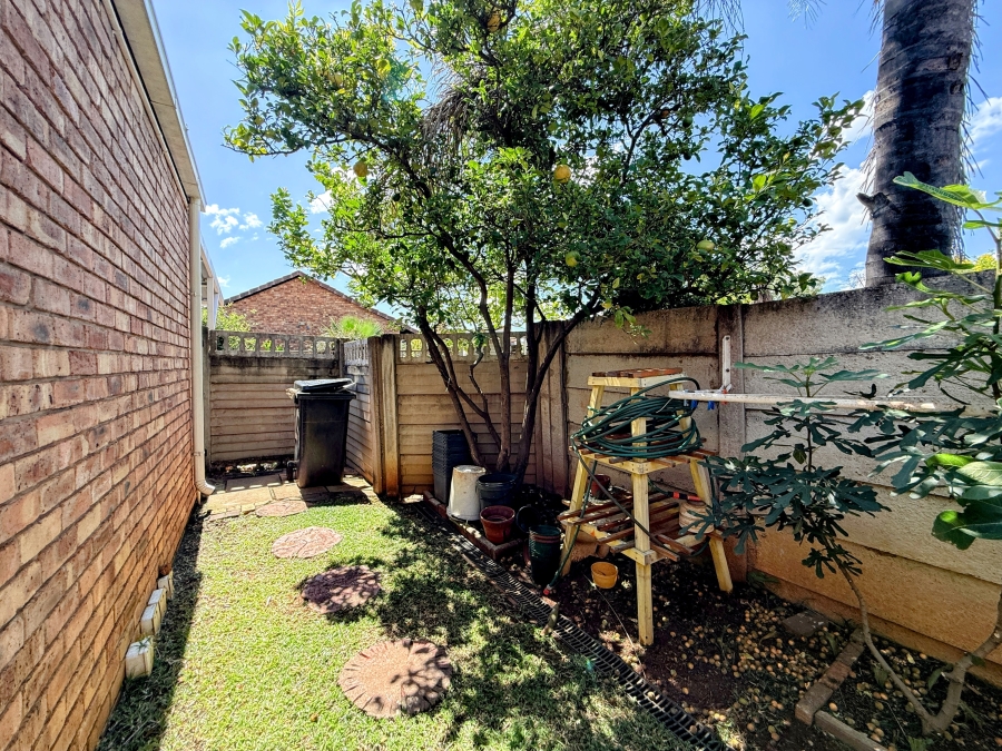 2 Bedroom Property for Sale in Doornpoort Gauteng