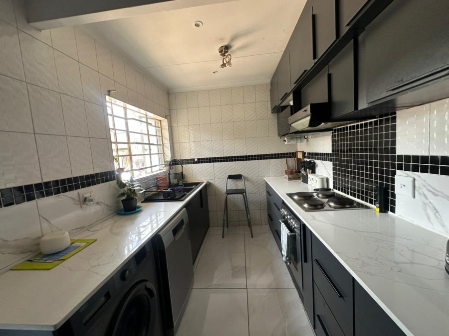 2 Bedroom Property for Sale in Klopperpark Gauteng