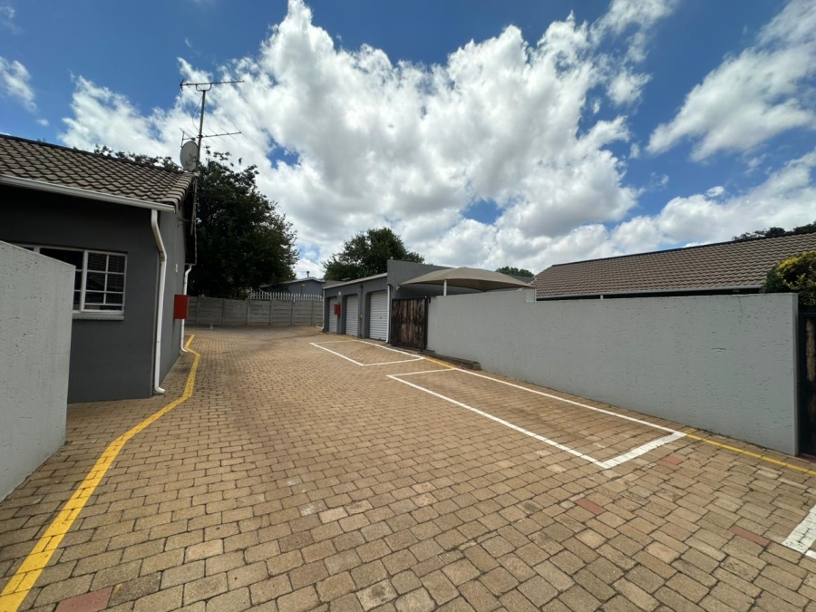 2 Bedroom Property for Sale in Klopperpark Gauteng