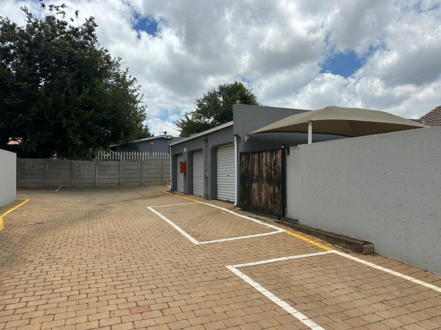 2 Bedroom Property for Sale in Klopperpark Gauteng