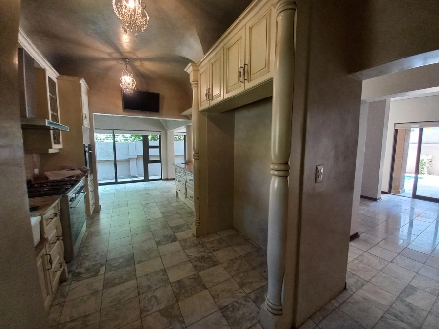 5 Bedroom Property for Sale in Bedford Gardens Gauteng