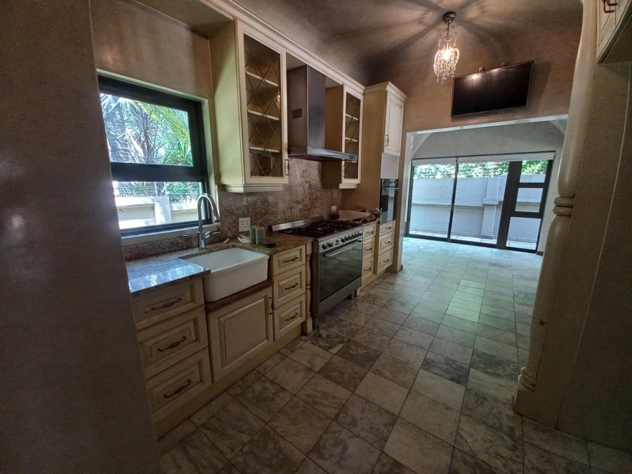 5 Bedroom Property for Sale in Bedford Gardens Gauteng