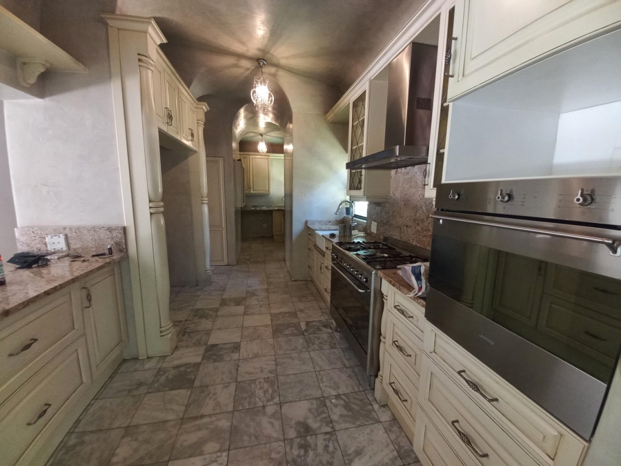 5 Bedroom Property for Sale in Bedford Gardens Gauteng