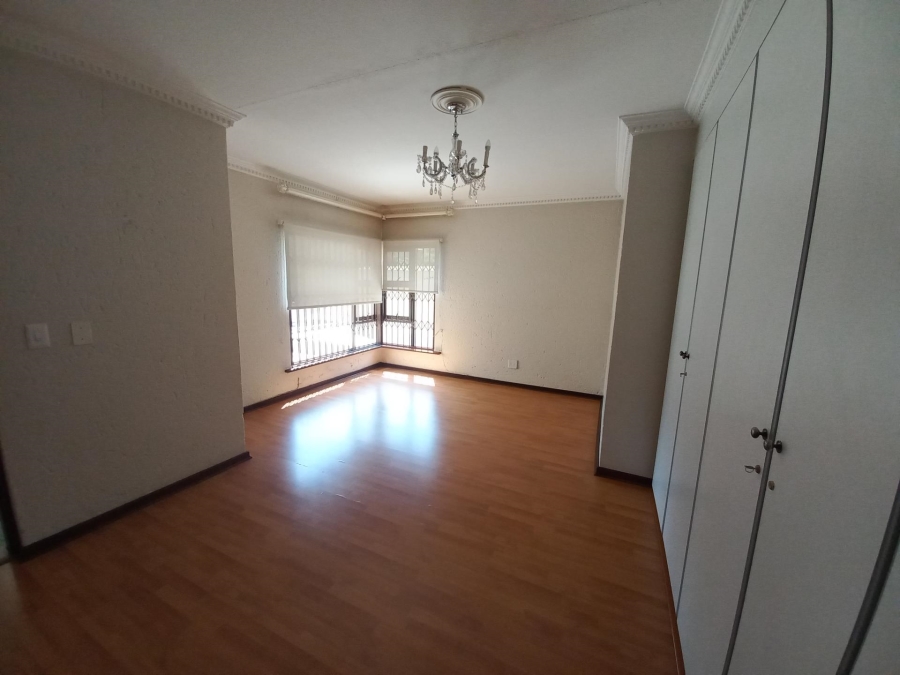 5 Bedroom Property for Sale in Bedford Gardens Gauteng