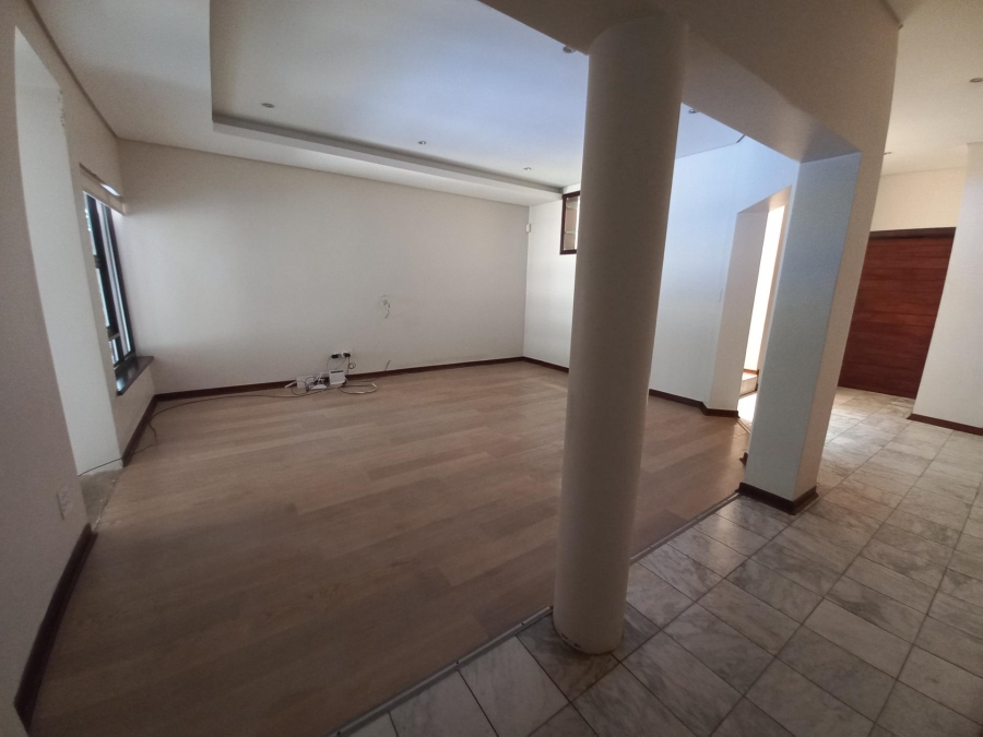 5 Bedroom Property for Sale in Bedford Gardens Gauteng