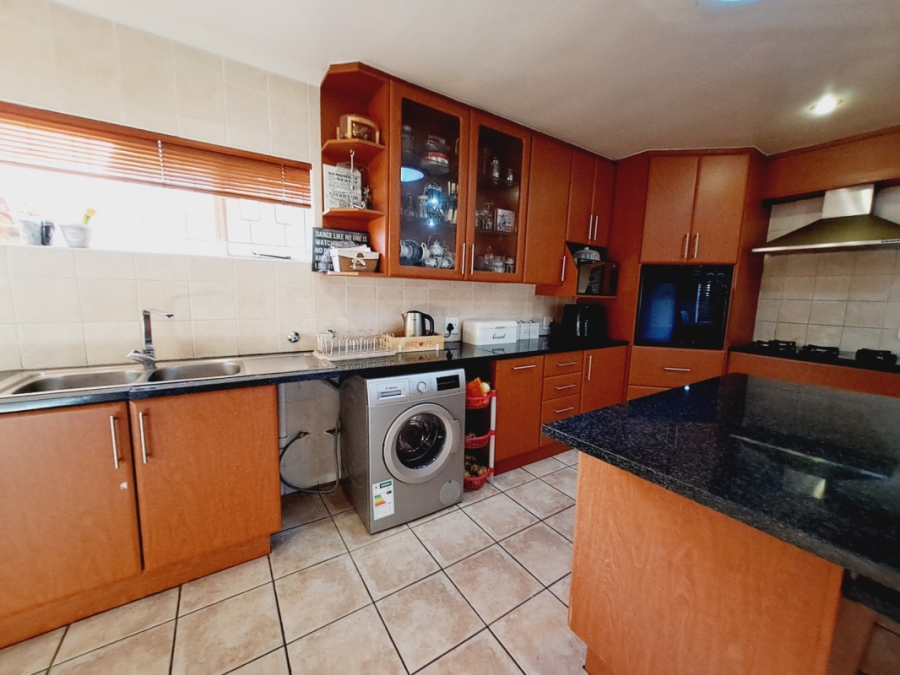 4 Bedroom Property for Sale in Sunnyridge Gauteng