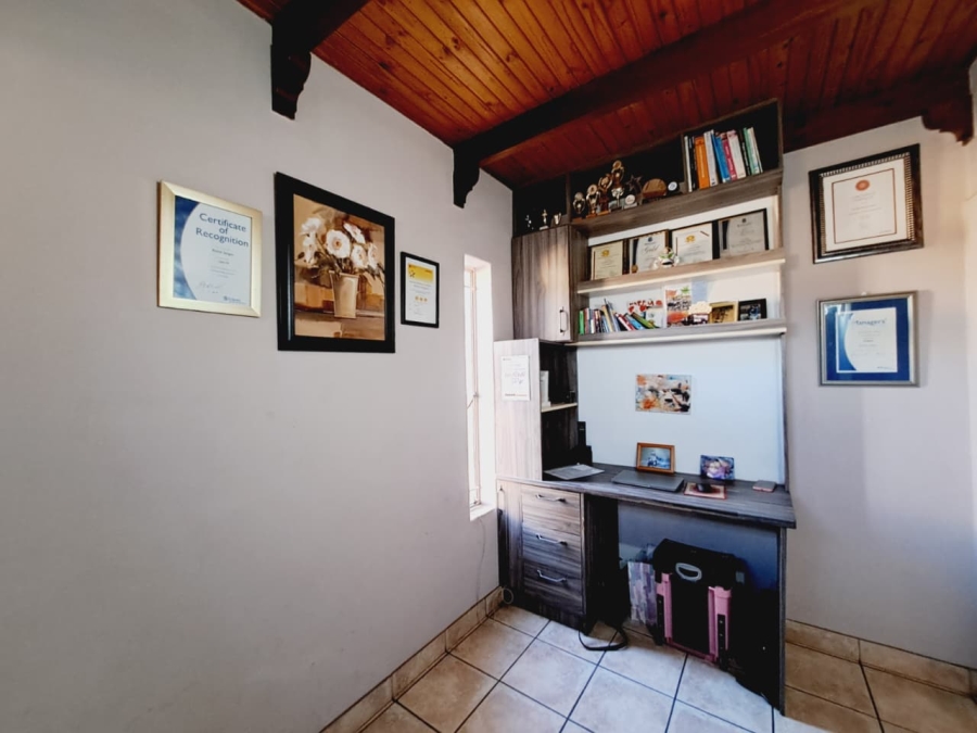 4 Bedroom Property for Sale in Sunnyridge Gauteng