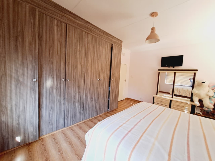 4 Bedroom Property for Sale in Sunnyridge Gauteng