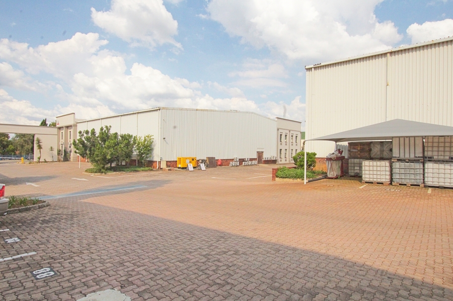 To Let commercial Property for Rent in Randjespark Gauteng