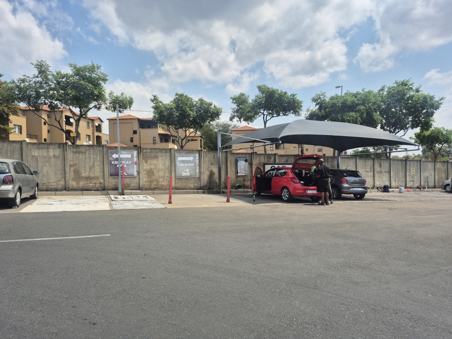 To Let 1 Bedroom Property for Rent in Noordwyk Gauteng