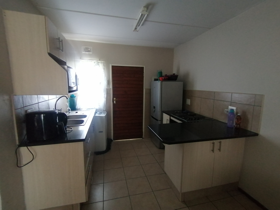 To Let 2 Bedroom Property for Rent in Noordwyk Gauteng