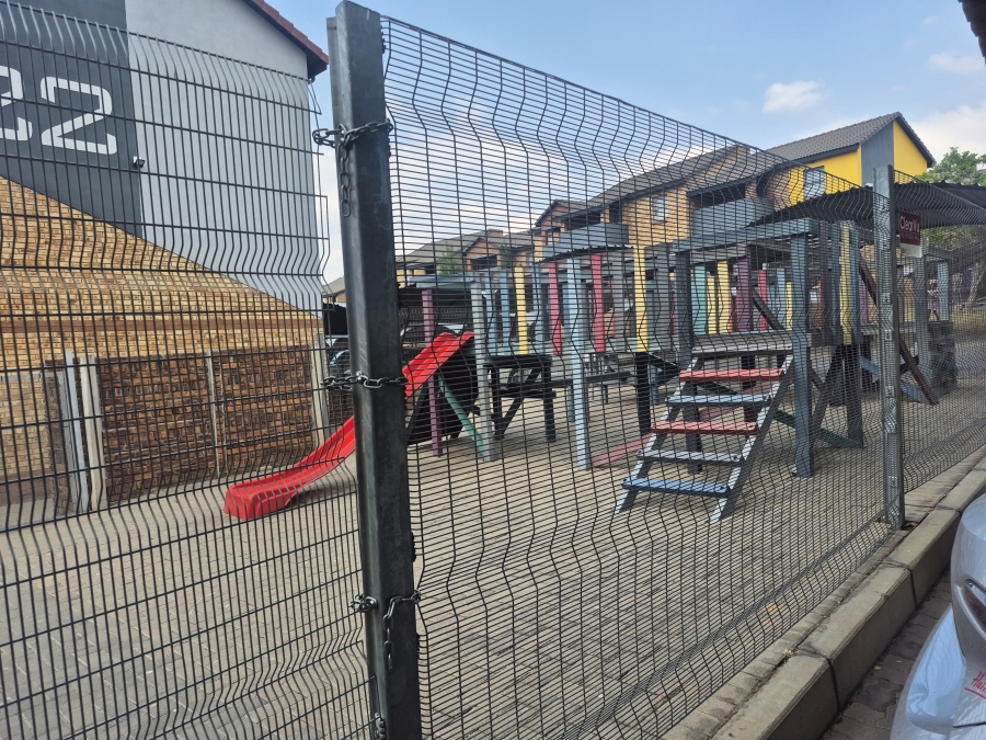 To Let 2 Bedroom Property for Rent in Noordwyk Gauteng