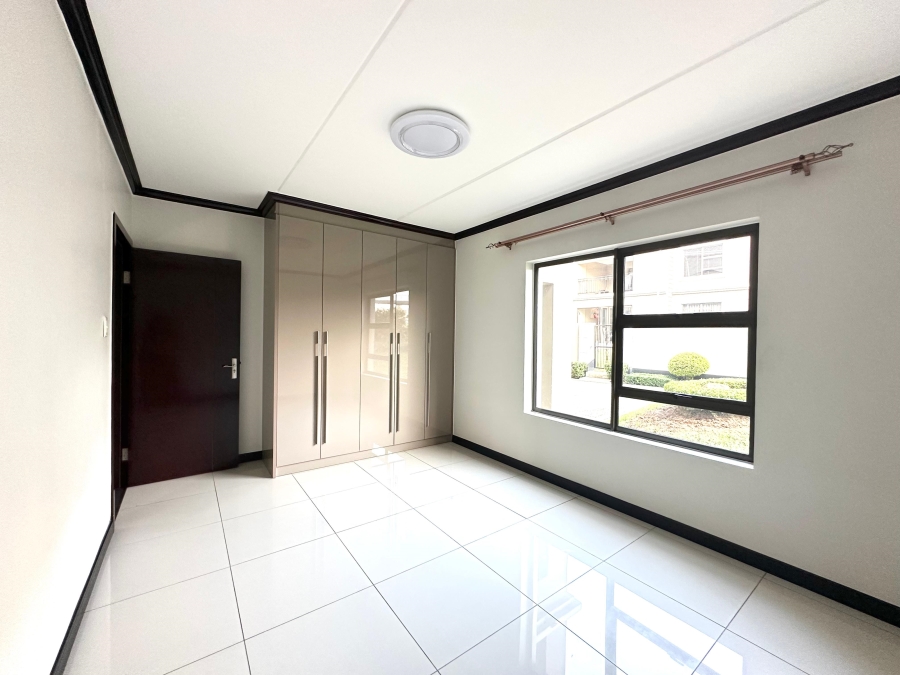 To Let 3 Bedroom Property for Rent in Broadacres Gauteng