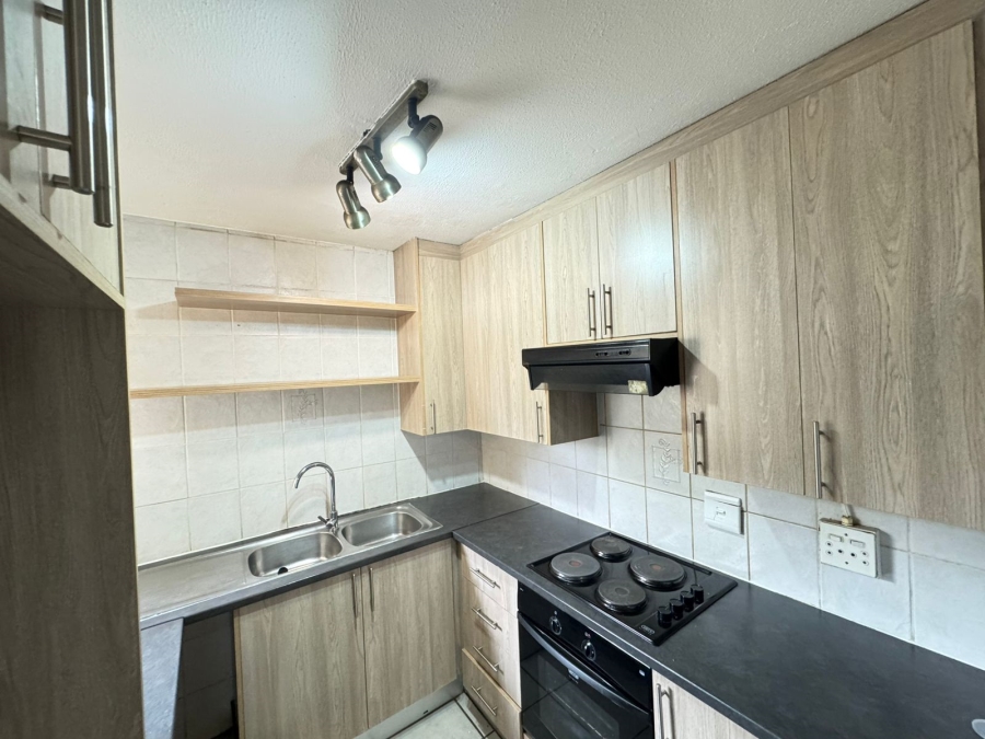 To Let 3 Bedroom Property for Rent in Vorna Valley Gauteng