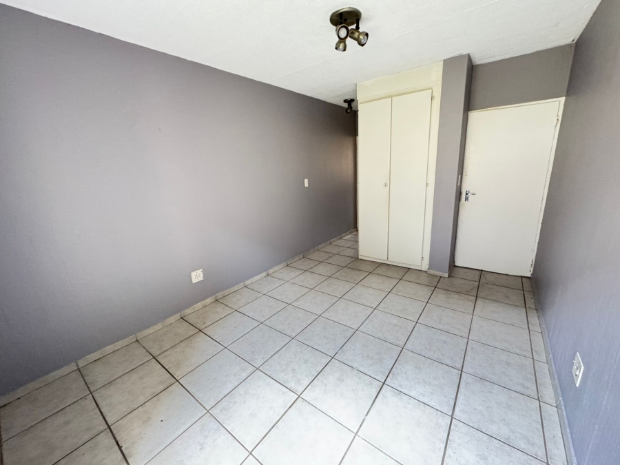 To Let 3 Bedroom Property for Rent in Vorna Valley Gauteng