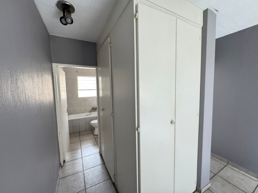 To Let 3 Bedroom Property for Rent in Vorna Valley Gauteng