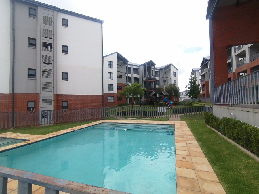 1 Bedroom Property for Sale in Erand Gardens Gauteng