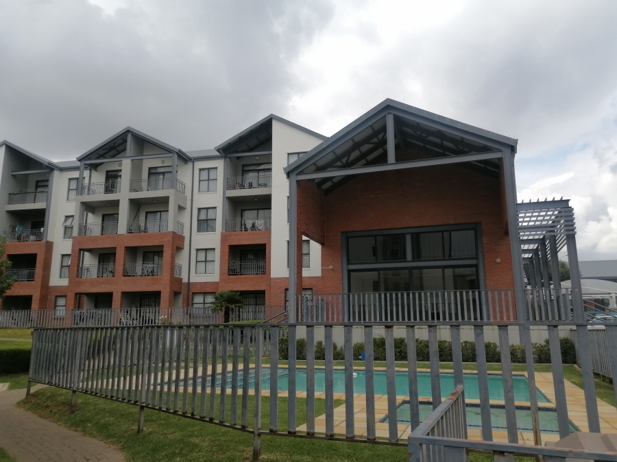 1 Bedroom Property for Sale in Erand Gardens Gauteng