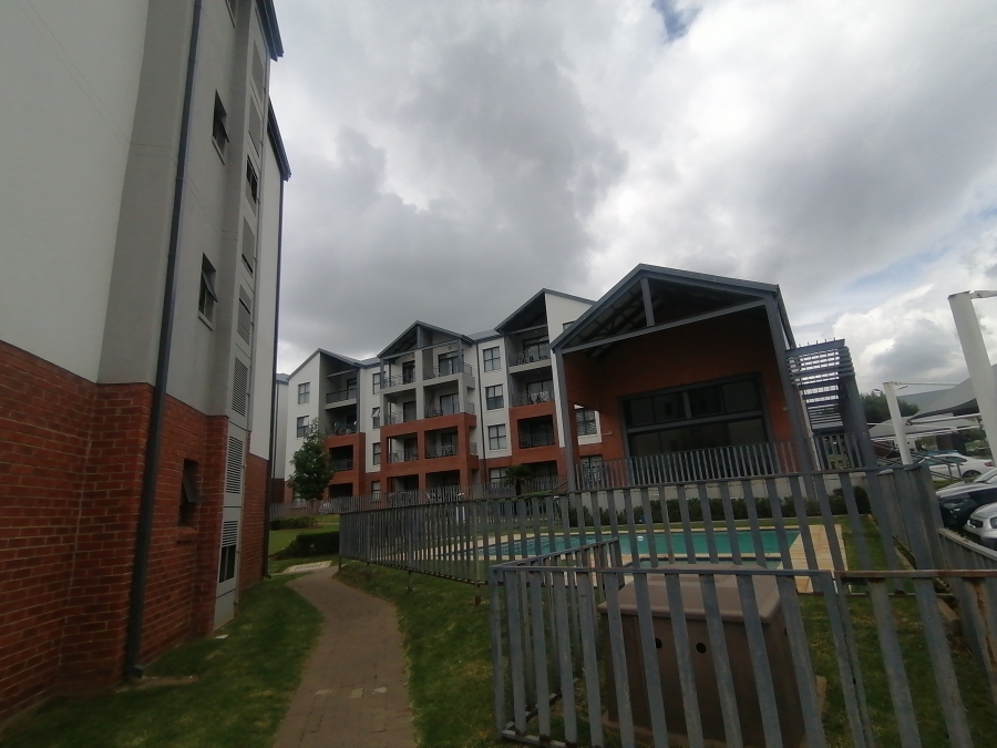 1 Bedroom Property for Sale in Erand Gardens Gauteng