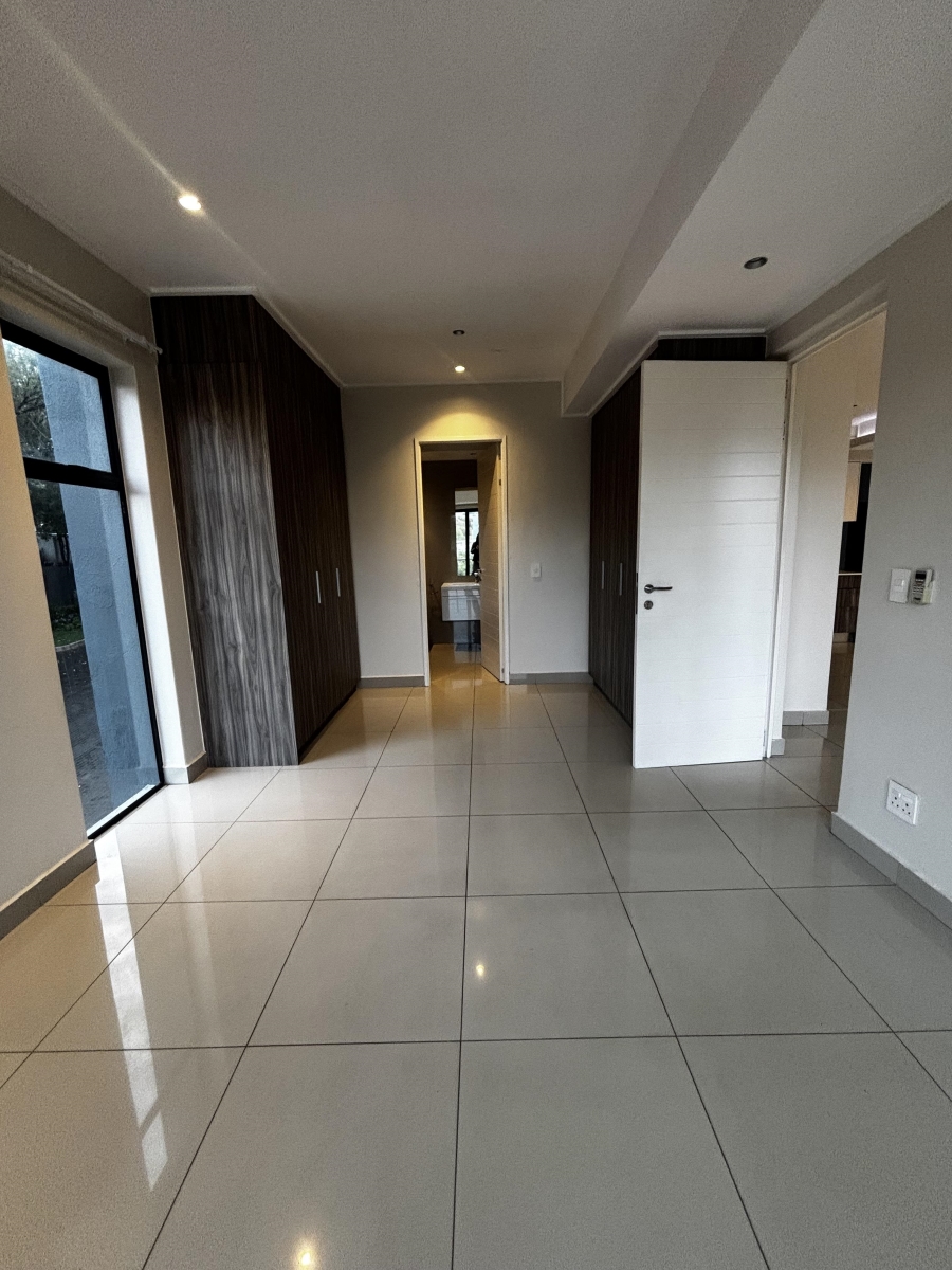 To Let 2 Bedroom Property for Rent in Parkmore Gauteng