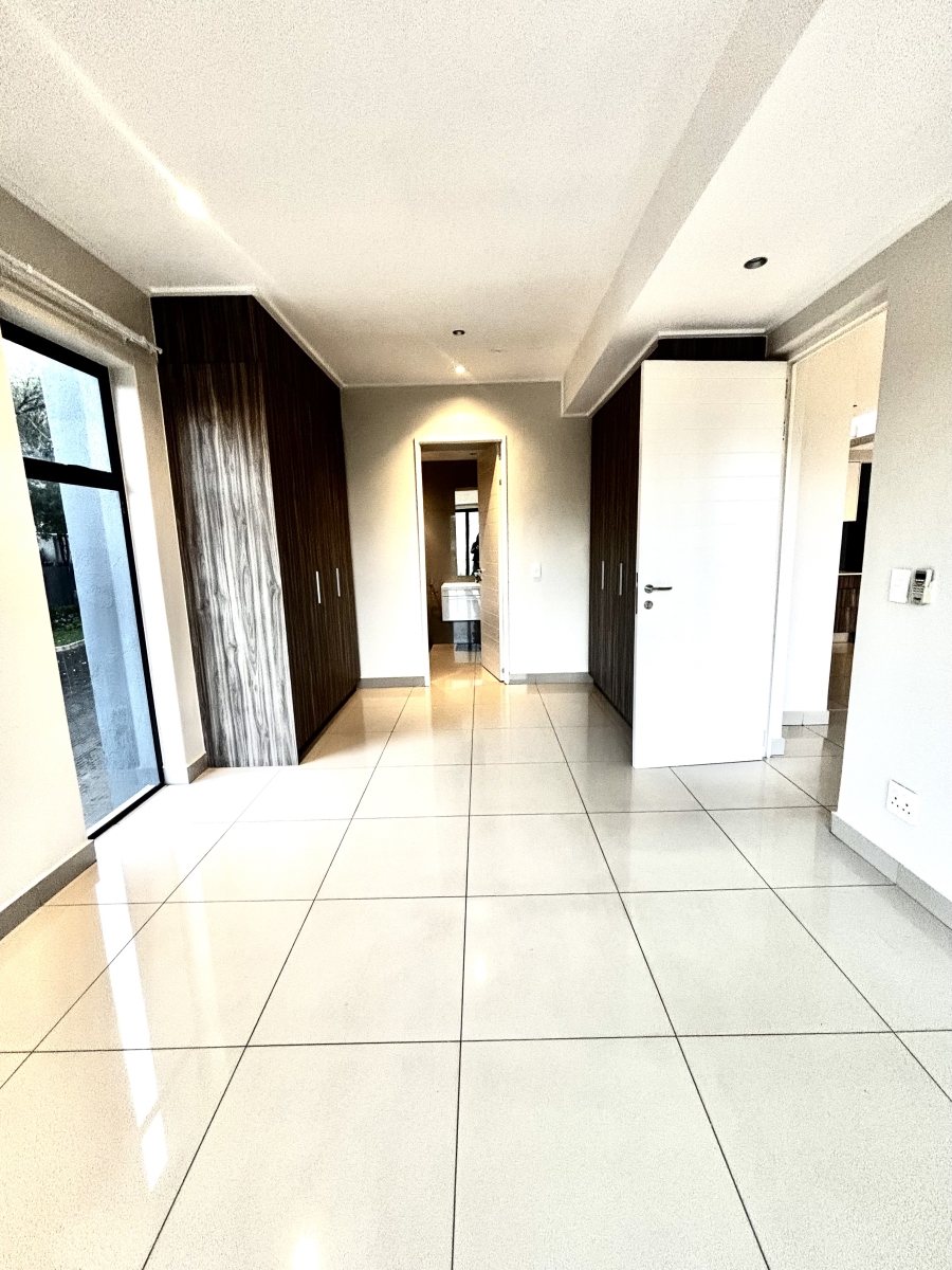 To Let 2 Bedroom Property for Rent in Parkmore Gauteng