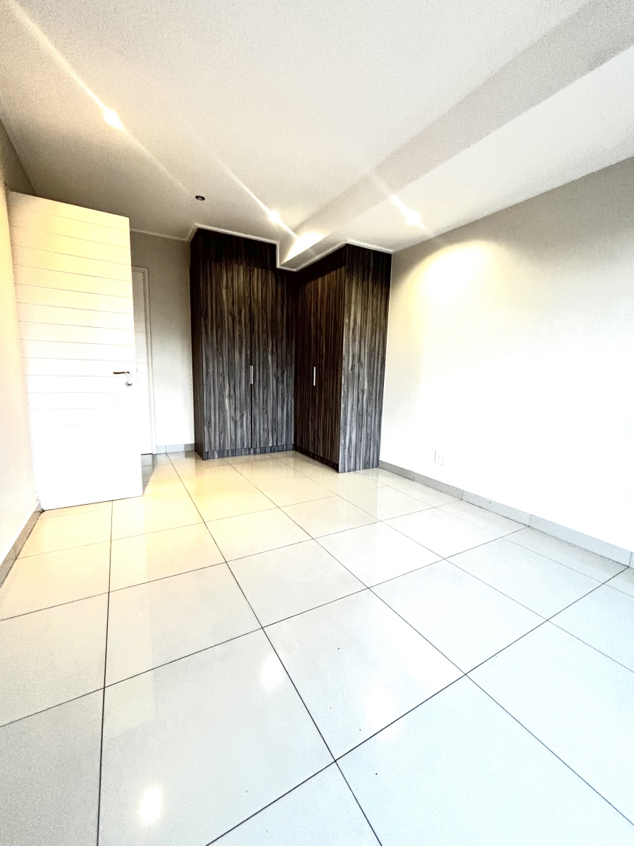 To Let 2 Bedroom Property for Rent in Parkmore Gauteng