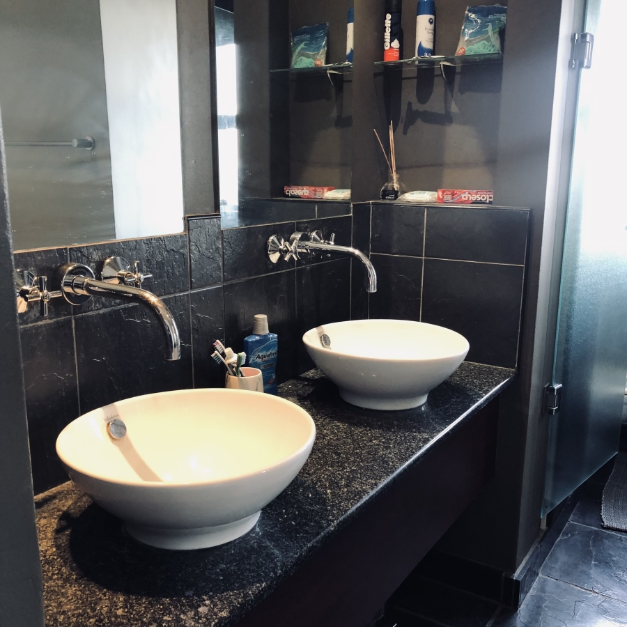 2 Bedroom Property for Sale in Sandton Central Gauteng