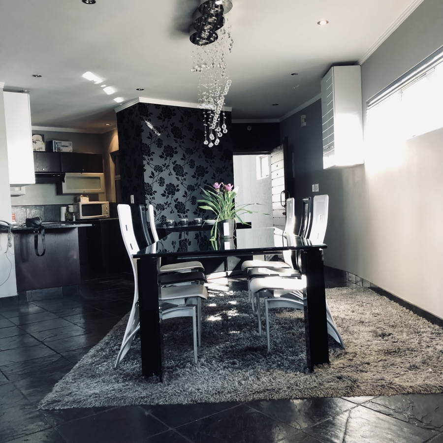 2 Bedroom Property for Sale in Sandton Central Gauteng