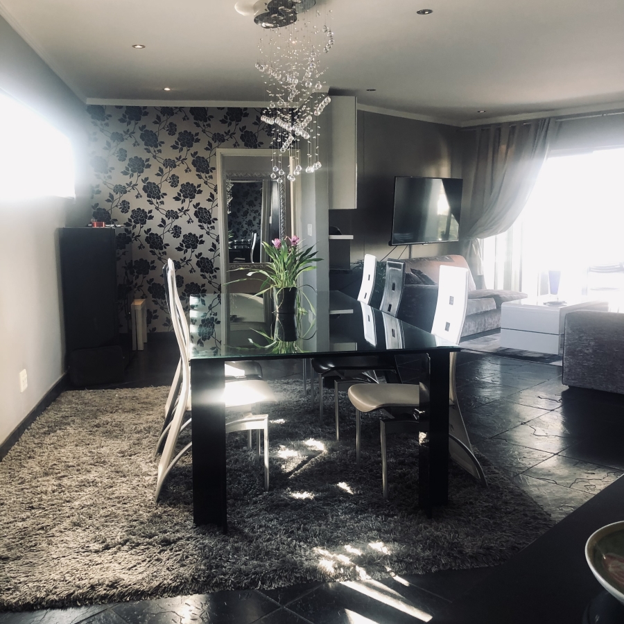 2 Bedroom Property for Sale in Sandton Central Gauteng