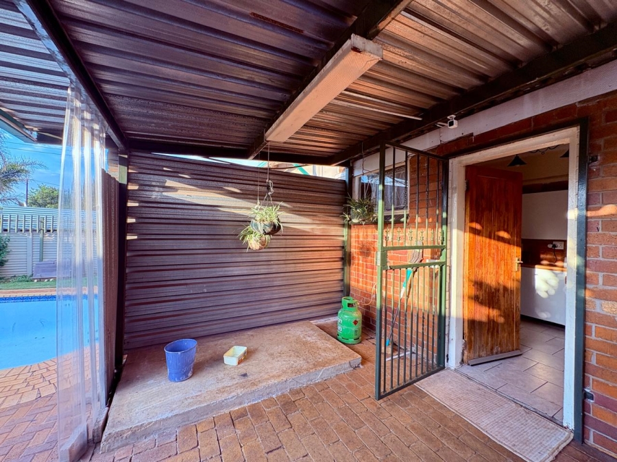 2 Bedroom Property for Sale in Selection Park Gauteng