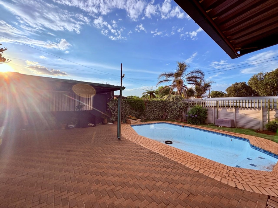 2 Bedroom Property for Sale in Selection Park Gauteng