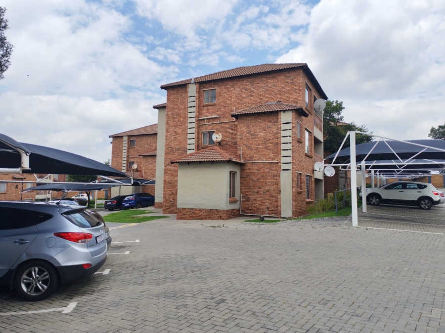 2 Bedroom Property for Sale in Birchleigh Gauteng