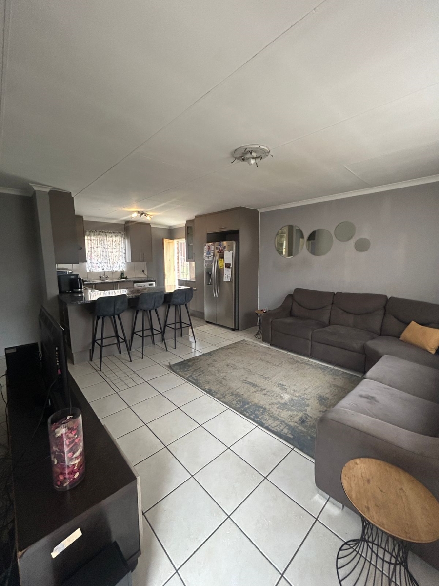 2 Bedroom Property for Sale in Terenure Gauteng