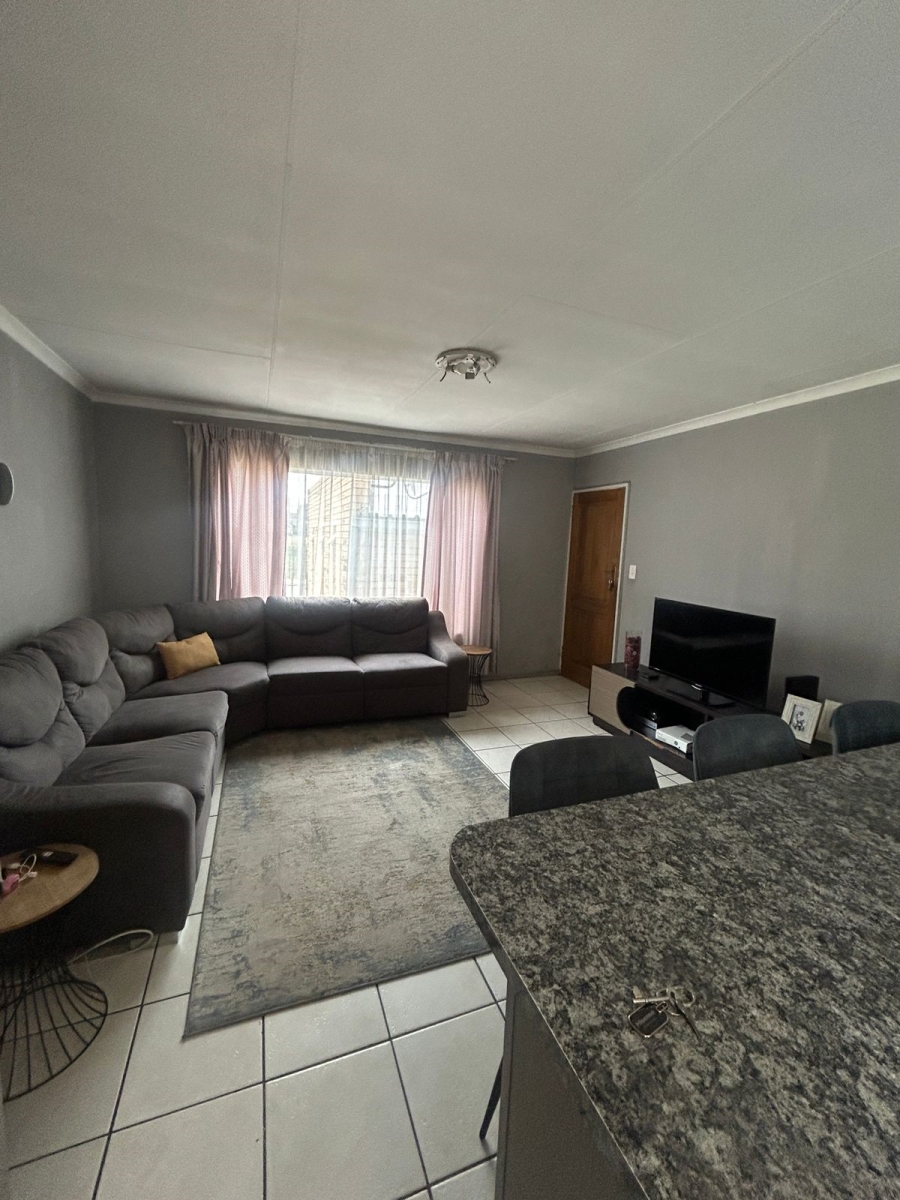 2 Bedroom Property for Sale in Terenure Gauteng