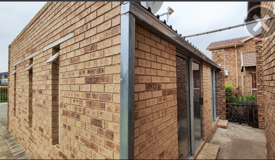 2 Bedroom Property for Sale in Terenure Gauteng