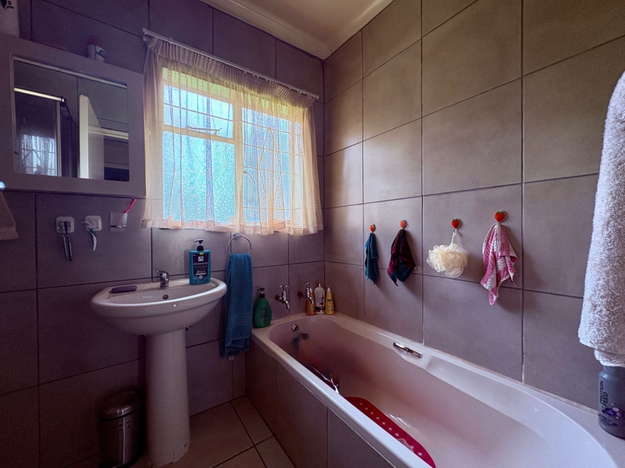 3 Bedroom Property for Sale in Minnebron Gauteng