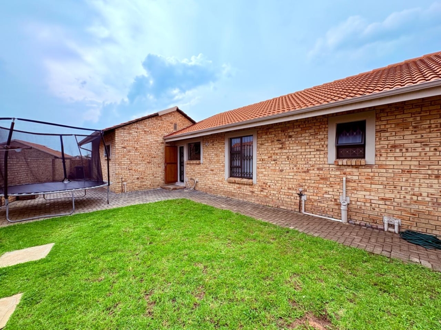 3 Bedroom Property for Sale in Sunair Park Gauteng