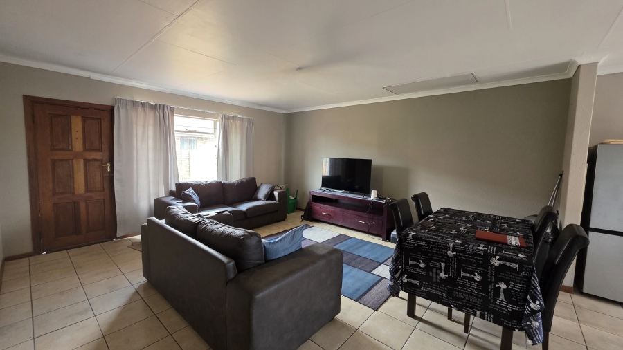 2 Bedroom Property for Sale in Sonneveld Gauteng
