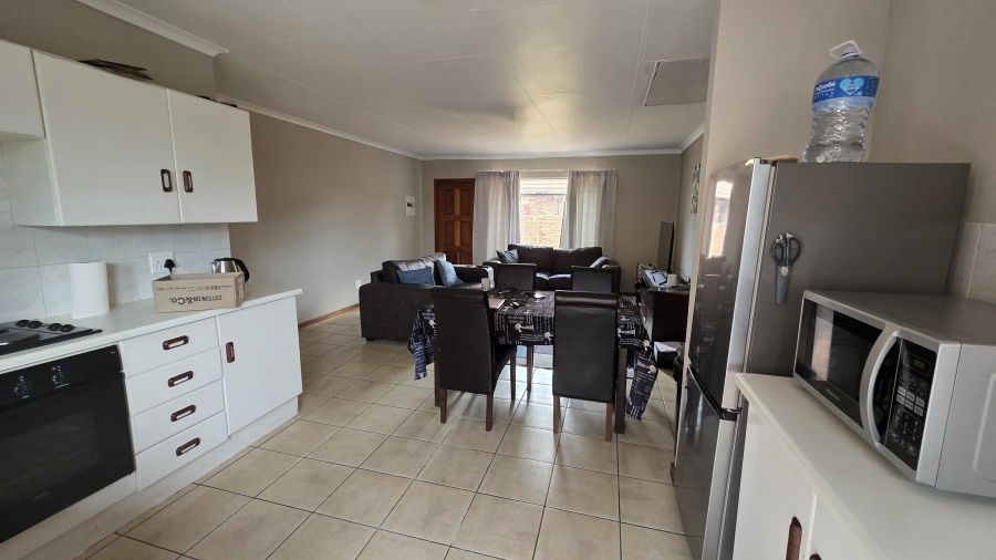 2 Bedroom Property for Sale in Sonneveld Gauteng